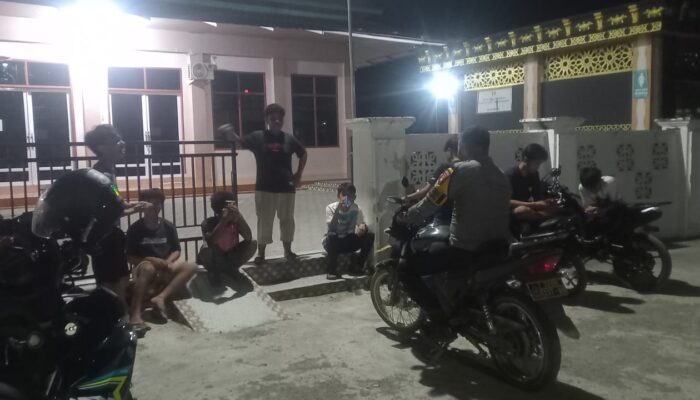 Respons Cepat Aduan Warga, Bhabinkamtibmas Pasangkayu Bubarkan Balapan Liar