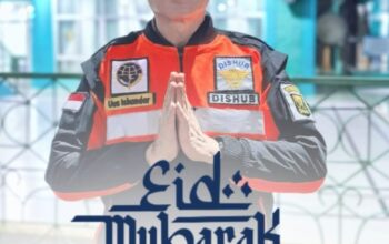 Petugas Dishub Uus Iskandar Sampaikan Ucapan Idul Fitri, Ajak Masyarakat Jaga Kebersamaan dan Ketertiban