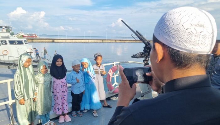 Sensasi Lebaran di atas Geladak Tempur Kapal Perang TNI AL, Ribuan Warga Serbu KRI Usai Shalat Idul Fitri 1447 H/2026 M di Mako Kodaeral VI