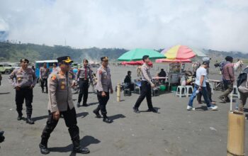 Sapa Pengunjung di Gunung Bromo Kapolres Probolinggo Pastikan Keamanan Wisatawan