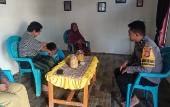 Kerap Rumahnya Dilempari batu, Warga Mengadukan Ke Bhabinkamtibmas Polsek Bambalamotu