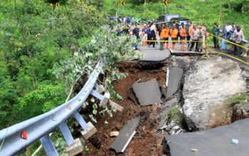 Polres Probolinggo Pasang Police Line, Akses ke Air Terjun Madakaripura Ditutup Sementara