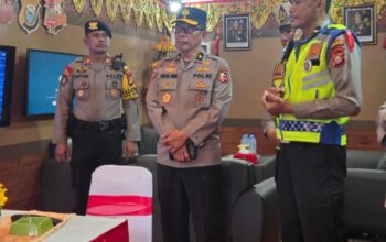 Itwasum Polri Apresiasi Nuansa Adat di Pos Minasamaupa Saat Peninjauan di Gowa