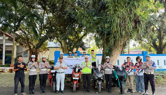 Berkah dan Humanis, Ditlantas Polda Sulbar Berbagi Takjil dan Sisipkan Pesan Keselamatan