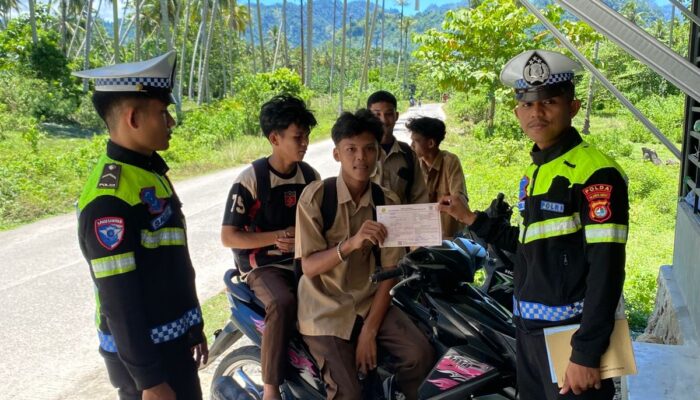 Stop Pelanggaran di Usia Dini, PJR Ditlantas Polda Sulbar Gencarkan Edukasi Tertib Berkendara di Kalangan Pelajar