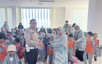 Polisi Sahabat Anak, Ditlantas Polda Sulbar Tanamkan Budaya Tertib Lalu Lintas Sejak Dini
