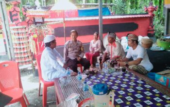 Bhabinkamtibmas Polsek Sarudu Sambangi Pura Dangka Sakti, Ajak Warga Jaga Kamtibmas Jelang Perayaan Ulang Tahun Pura