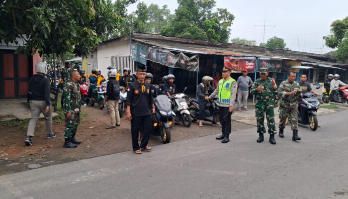 Pengamanan Pemberangkatan Warga PSHW Sutojayan Berjalan Aman Menuju Halal Bihalal Di Pemkab Blitar