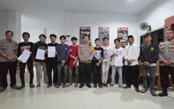 Polsek Mamuju Berhasil Damaikan Kasus Pengeroyokan dan Pengrusakan Rumah Melalui Musyawarah