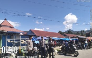 Polsek Mambi Gelar Pengamanan Pasar, Arus Lalu Lintas Tetap Lancar dan Kondusif