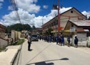 Polsek Mamasa Sigap Atur Lalu Lintas Saat Jam Pulang Sekolah, Arus Kendaraan Lancar dan Aman