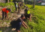 Wujudkan Lingkungan yang Bersih, Koramil 0819/20 Gempol Bersama Muspika Laksanakan Kerja Bakti