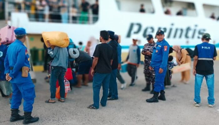 Sat Polair Polres Majene Kawal Pemberangkatan KM Sabuk Nusantara 93, 308 Penumpang Berlayar Aman dari Passarang