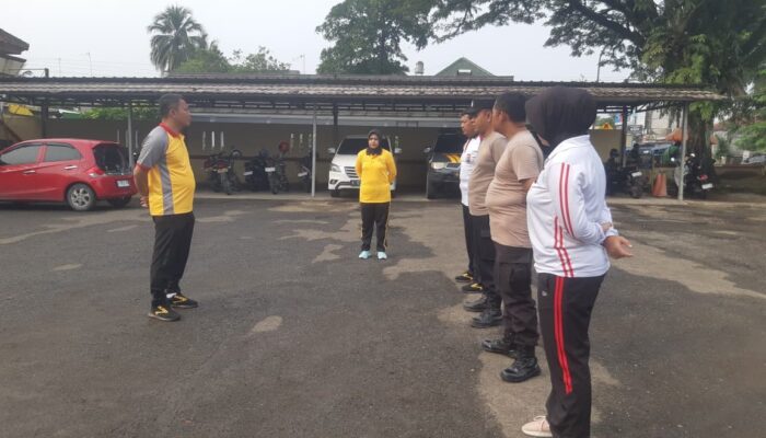 Pimpin Apel Pagi, Kapolsek Rangkasbitung Polres Lebak Berikan Arahan Tentang Pentingnya Kedisiplinan
