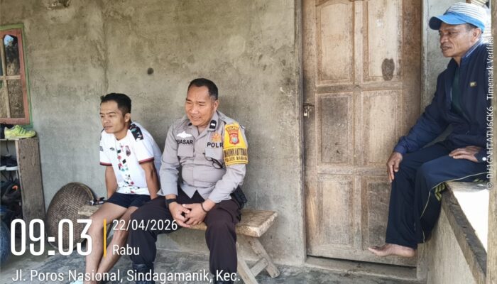 Bhabinkamtibmas Polsek Mamasa Aktif Sambangi Warga, Pererat Silaturahmi dan Jaga Kamtibmas
