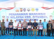 Dukung Indonesia Asri, Kapolda Banten dan Wakil Gubernur Tanam 1.000 Mangrove di Cilegon