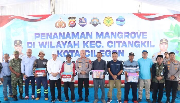 Dukung Indonesia Asri, Kapolda Banten dan Wakil Gubernur Tanam 1.000 Mangrove di Cilegon