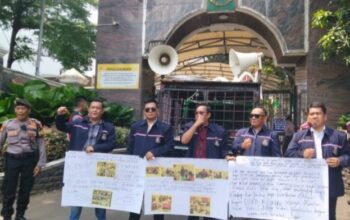 Aksi Protes Dugaan Korupsi KONI Muara Enim, Massa Desak Kejaksaan Agung Bertindak