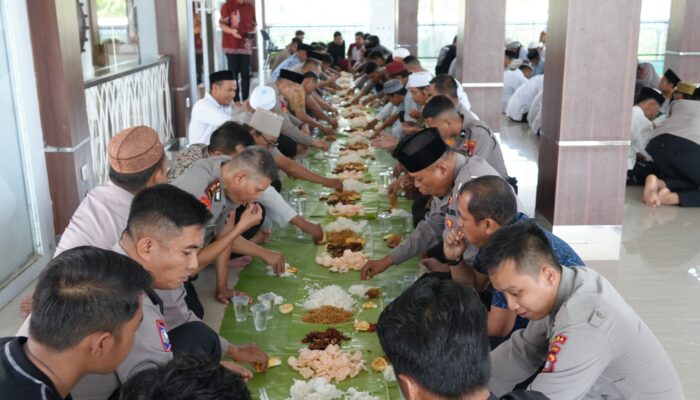 Kapolda Sulbar Titip Doa demi Keamanan Kondusif di Tengah Kegiatan Yasinan Bersama Anak Yatim