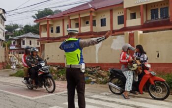 Pengaturan Lalu Lintas Pagi di Mamasa Berjalan Lancar, Sat Lantas Hadir Berikan Pelayanan Prima