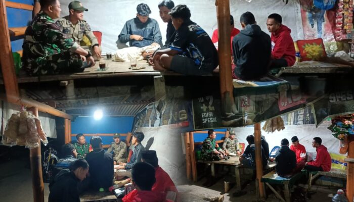 Tingkatkan Keamanan Lingkungan, Babinsa Puspo Aktif Dampingi Siskamling Warga