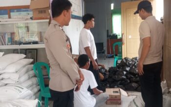 Pengamanan dalam rangka Penyaluran Bantuan Pangan berupa Beras dan Minyak Sayur (Minyak Kita) di Wilayah Kecamatan Leuwidamar