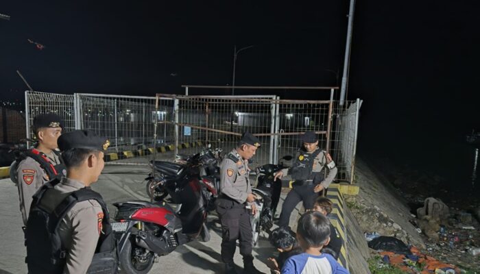 Hadir Beri Rasa Aman, Sat Samapta Polres Majene Dialog Langsung dengan Warga Saat Patroli Malam