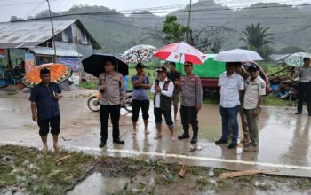 Kapolres Mamasa Dampingi Bupati Tinjau Lokasi Longsor di Aralle