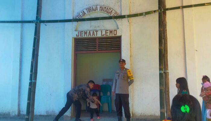 Bhabinkamtibmas Polsek Mambi Laksanakan Pengamanan Ibadah Minggu di GTM Jemaat Lemo, Situasi Aman dan Kondusif