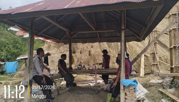 Bhabinkamtibmas Polsek Mambi Aktif Sambangi Warga, Wujudkan Situasi Aman dan Kondusif di Desa Saluahok