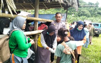 Bhabinkamtibmas Polsek Pasangkayu Hadiri Grebek Kampung, Perkuat Upaya Pencegahan Stunting di Daerah Terluar