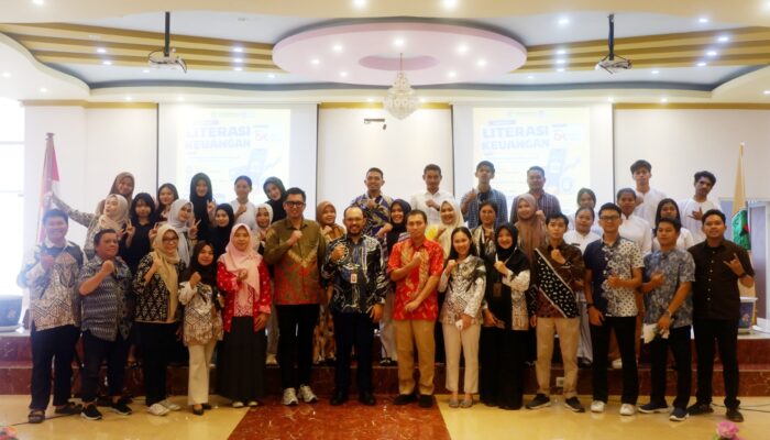 Mahasiswa UGEM Antusias Ikuti Seminar Literasi Keuangan Bersama OJK Sulselbar Makassar