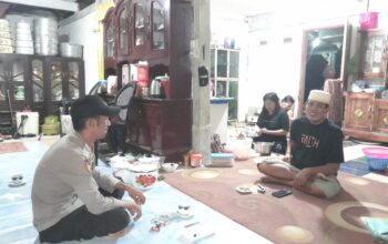 Bhabinkamtibmas Polsek Pasangkayu Sambangi Korban Copet di Jalan Trans Sulawesi