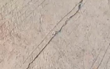 Bangunan Rabat Beton Di Dukuh Jambu Desa Krikilan Sumber Rembang Belum Setahun Sudah Terkelupas 