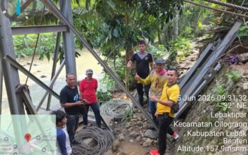 Implementasi Program PECak, Polsek Cilograng Sinergi Bersama Warga Bangun Jembatan Merah Putih Presisi