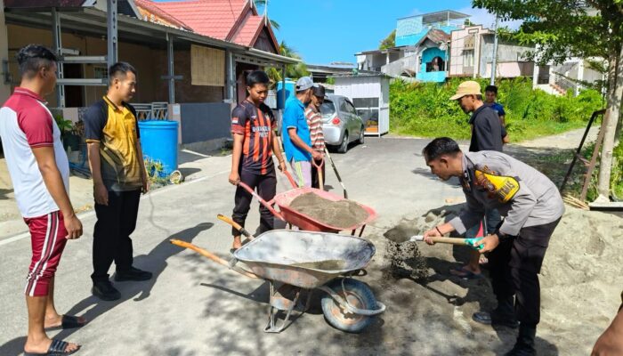 Sambut Hari Bhayangkara ke-80, Bhabinkamtibmas Polsek Banggae Gelar Bakti Religi dan Salurkan Bantuan Al-Qur’an serta Sajadah