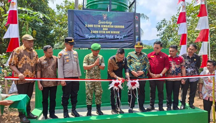 Peresmian 3.095 Jembatan Garuda dan 3.000 Titik Air Bersih, Kapolsek Wonomulyo Hadir