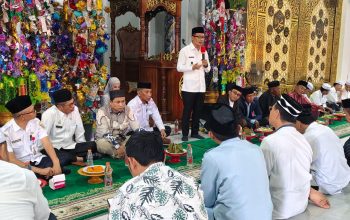 Hadiri Maulid Nabi di Masjid Al Ikhlas, Bhabinkamtibmas Sidodadi Perkuat Sinergitas Polri dan Masyarakat