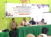 Bhabinkamtibmas Polsek Malunda Hadiri Musrenbang Desa di Salutahongan