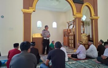 Jumat Keliling, Polantas Polda Sulbar Hadir di Masjid Nurul Hilal Sosialisasi Keselamatan dan Eratkan Silaturahmi