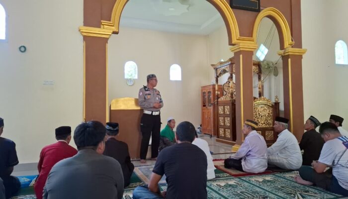 Jumat Keliling, Polantas Polda Sulbar Hadir di Masjid Nurul Hilal Sosialisasi Keselamatan dan Eratkan Silaturahmi