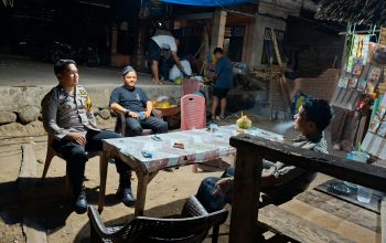 Bhabinkamtibmas Desa Bussu Aktif Sambangi Warga, Ingatkan Kamtibmas dan Bahaya Kebakaran