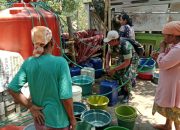 Gerak Cepat Babinsa Pasrepan, Air Bersih Disalurkan kepada Warga Desa Petung