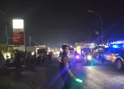 Jaga Ketertiban Antrean BBM, Samapta Polres Majene Pantau Aktivitas SPBU Lembang