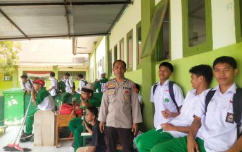 Bhabinkamtibmas Desa Batetangnga Pantau Kegiatan Festival di Ponpes Al-Ihsan DDI Kanang