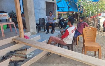 Bhabinkamtibmas Desa Pappandangan Sambangi Warga, Ajak Jaga Kamtibmas Jelang Pilkades