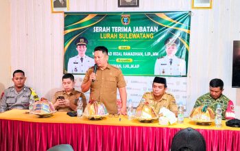 Jaga Sinergitas, Bhabinkamtibmas Sulewatang Hadiri Serah Terima Jabatan Lurah