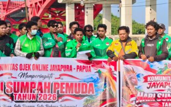 Peringati Sumpah Pemuda ke-98, Komunitas Ojol Papua Konvoi dan Serukan Persatuan